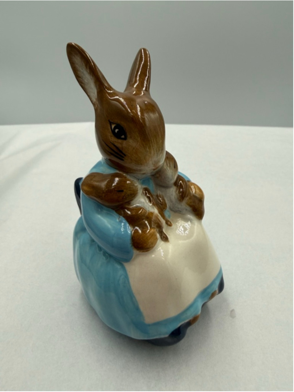 Beswick Mrs. Rabbit and Bunnies Figurine | Beatrix Potter | Schmid - Picture 9 of 12